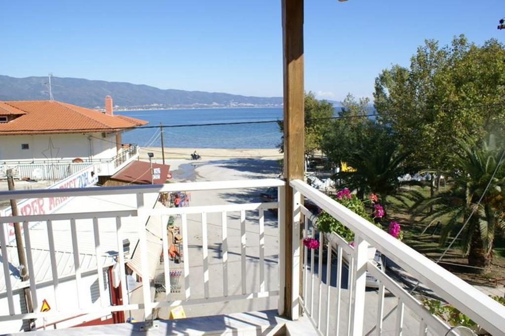 Blue Bay Studios Stavros  Bagian luar foto